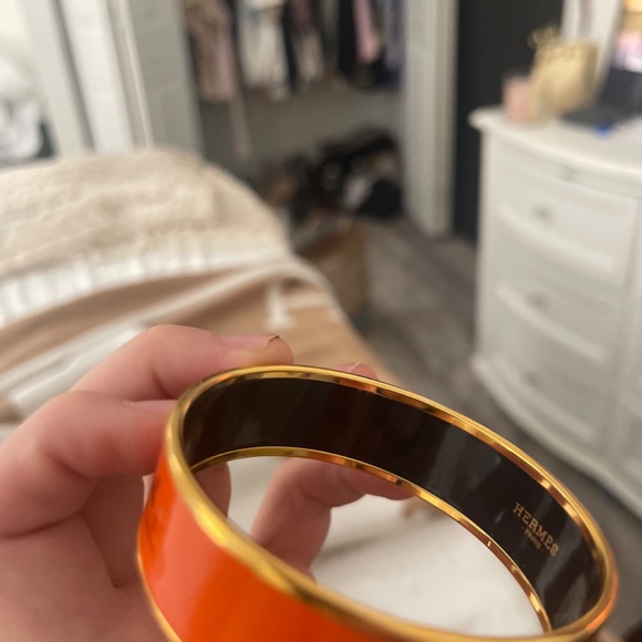 Hermès Caleche Orange Enamel Gold Plated Bangle Bracelet - Picture 8 of 12